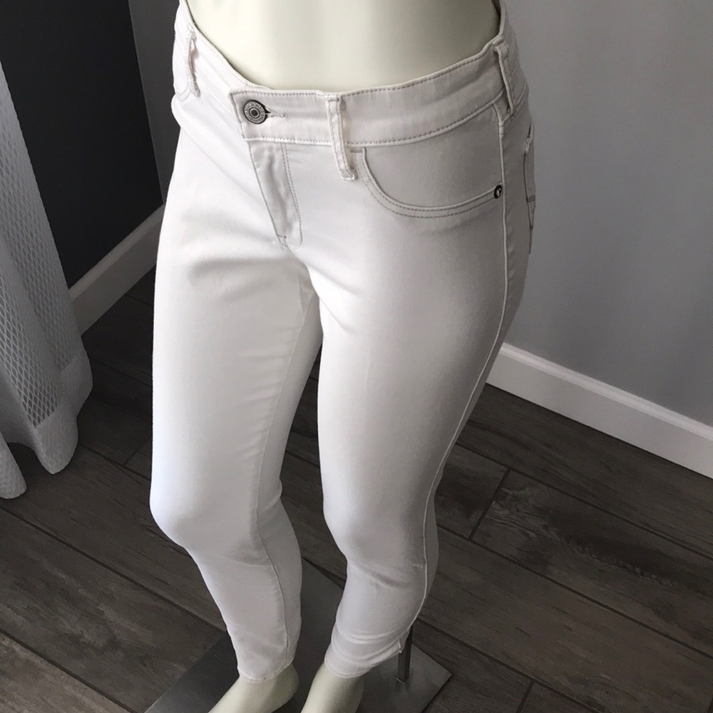 Abercrombie and Fitch Skinny pants. - Picture 5 of 8